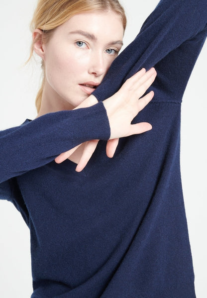 Pull col V femme en cachemire bleu marine - LILLY 6