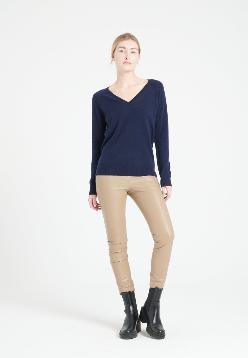Pull col V femme en cachemire bleu marine - LILLY 6